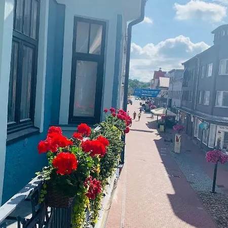 Rueuetli Residents * Parnawa